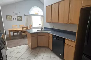 1151 Surrey Point Dr, Warren, OH 44484 - Photo 9