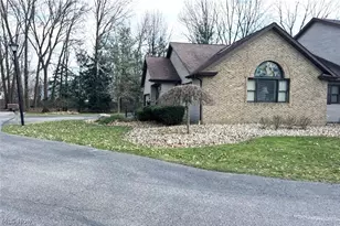 1151 Surrey Point Dr, Warren, OH 44484 - Photo 3