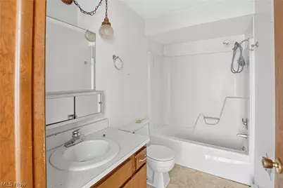 380 N Ridge Road W, Lorain, OH 44053 - Photo 31