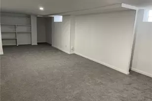 802 Orlando Ave, Akron, OH 44320 - Photo 17