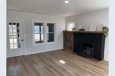 802 Orlando Avenue, Akron, OH 44320 - Photo 3