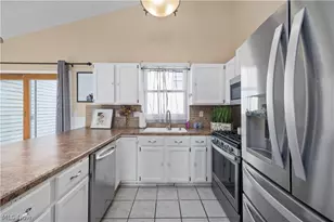 5943 Eastview Ave, North Ridgeville, OH 44039 - Photo 9