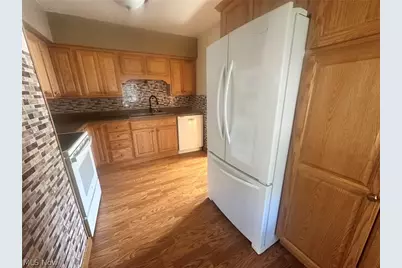 417 Otis Court SE, Girard, OH 44420 - Photo 5