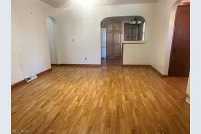 417 Otis Court SE, Girard, OH 44420 - Photo 7