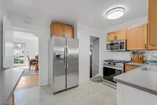 1677 Douglas Rd, Wickliffe, OH 44092 - Photo 7