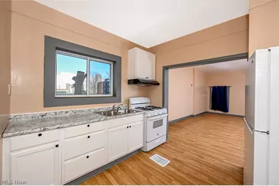 868 N Main Street, Akron, OH 44310 - Photo 11