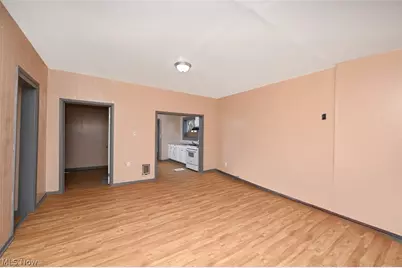 868 N Main Street, Akron, OH 44310 - Photo 9