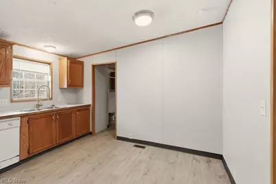 6805 Henderson Road, Ravenna, OH 44266 - Photo 11