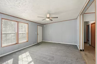 6805 Henderson Rd, Ravenna, OH 44266 - Photo 9