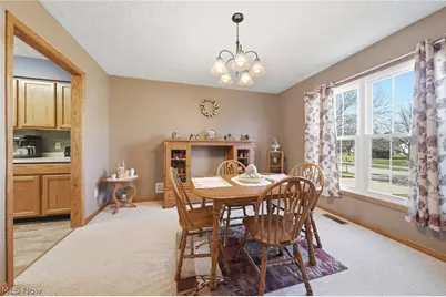 8294 Turquoise Avenue NE, Canton, OH 44721 - Photo 9