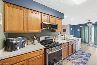 8294 Turquoise Avenue NE, Canton, OH 44721 - Photo 11