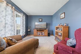 8294 Turquoise Ave NE, Canton, OH 44721 - Photo 5