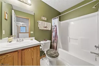 8294 Turquoise Avenue NE, Canton, OH 44721 - Photo 29