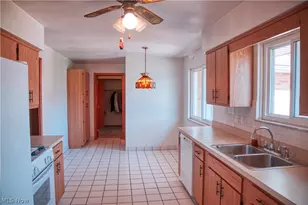 333 E Ridgewood Dr, Green Hills, OH 44131 - Photo 11