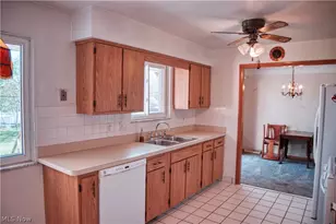 333 E Ridgewood Dr, Green Hills, OH 44131 - Photo 9