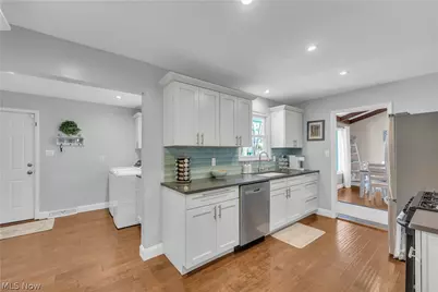 27015 Kennedy Ridge Extension, North Olmsted, OH 44070 - Photo 9