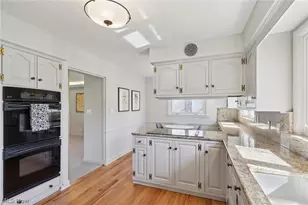 22733 S Woodland Rd, Huber Heights, OH 44122 - Photo 17