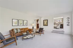 22733 S Woodland Rd, Huber Heights, OH 44122 - Photo 9