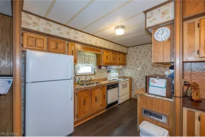 19 Sycamore Drive, Olmsted Twp, OH 44138 - Photo 11