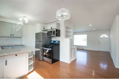 13600 Royal Boulevard, Garfield Heights, OH 44125 - Photo 9