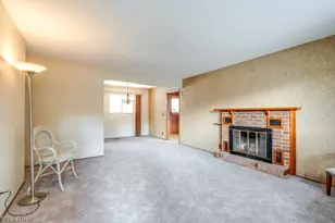 684 Sherwood Dr, Aurora, OH 44202 - Photo 7