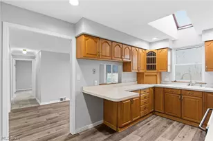 2809 Stark Dr, Willoughby Hills, OH 44094 - Photo 7