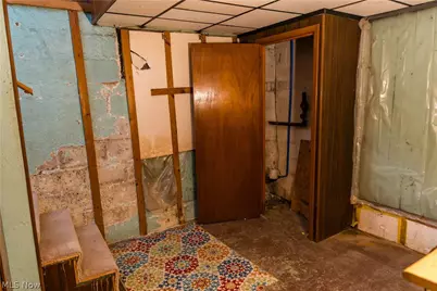 304 E Russell Avenue, West Lafayette, OH 43845 - Photo 27