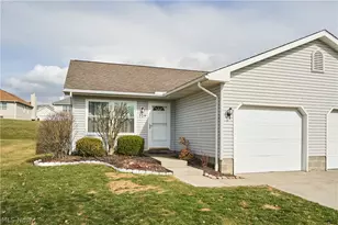 329 Spruce St, Barberton, OH 44203 - Photo 1