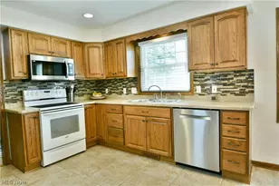 8536 4 Seasons Trail, Youngstown, OH 44514 - Photo 17