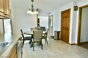 8536 4 Seasons Trail, Youngstown, OH 44514 - Photo 19