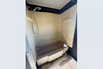 201 Pear Street #9, Bethesda, OH 43719 - Photo 5