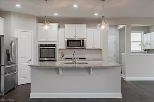 10194 Corbetts Ln, Twinsburg, OH 44087 - Photo 9