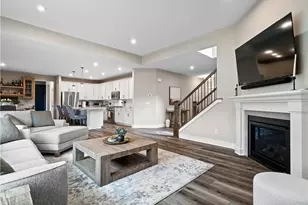 10134 Rosalee Ln, Strongsville, OH 44136 - Photo 9