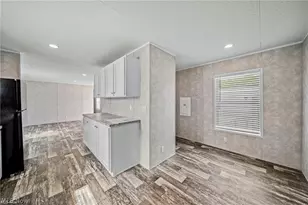 44 Eddy Rd, Madison, OH 44057 - Photo 9