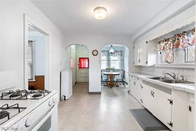 2330 16th Street, Cuyahoga Falls, OH 44223 - Photo 13