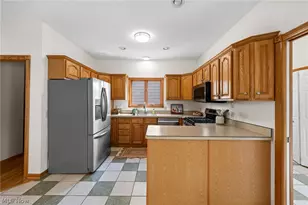 80 E 197th St, Euclid, OH 44119 - Photo 11