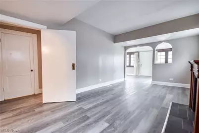 271 E 238 Street, Euclid, OH 44123 - Photo 9