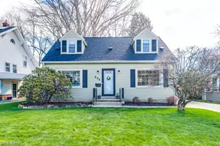 233 Kenilworth Dr, Akron, OH 44313 - Photo 1