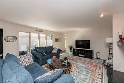 12410 Altis Court, Strongsville, OH 44149 - Photo 9