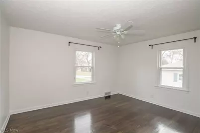 2528 N Haven Boulevard, Cuyahoga Falls, OH 44223 - Photo 17