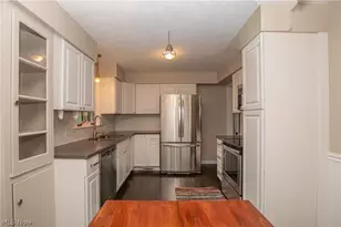 2528 N Haven Blvd, Cuyahoga Falls, OH 44223 - Photo 11