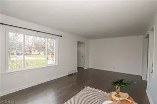 2528 N Haven Blvd, Cuyahoga Falls, OH 44223 - Photo 5