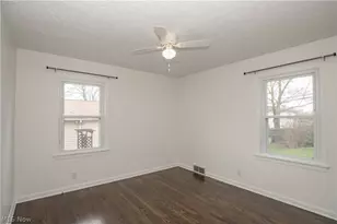 2528 N Haven Blvd, Cuyahoga Falls, OH 44223 - Photo 15