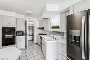 275 N Portage Path, Akron, OH 44303 - Photo 11