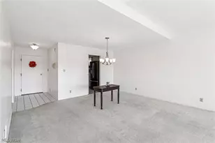 275 N Portage Path, Akron, OH 44303 - Photo 5