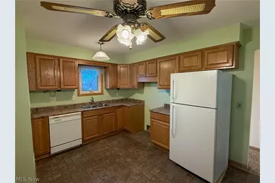 5817 Queens Highway, Parma Heights, OH 44130 - Photo 5