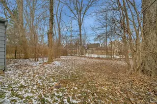 3327 Bradford Rd, Cleveland Heights, OH 44118 - Photo 11