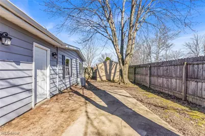 479 Stallion Court, LaGrange, OH 44050 - Photo 5