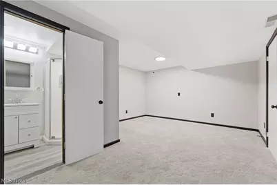 1516 Wisteria Avenue SW, Hartville, OH 44632 - Photo 43