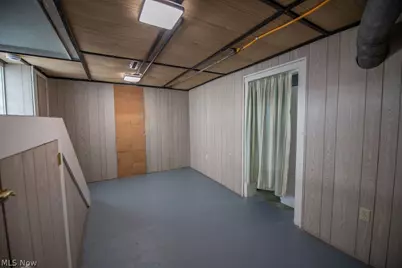 329 Park Avenue NW, New Philadelphia, OH 44663 - Photo 43